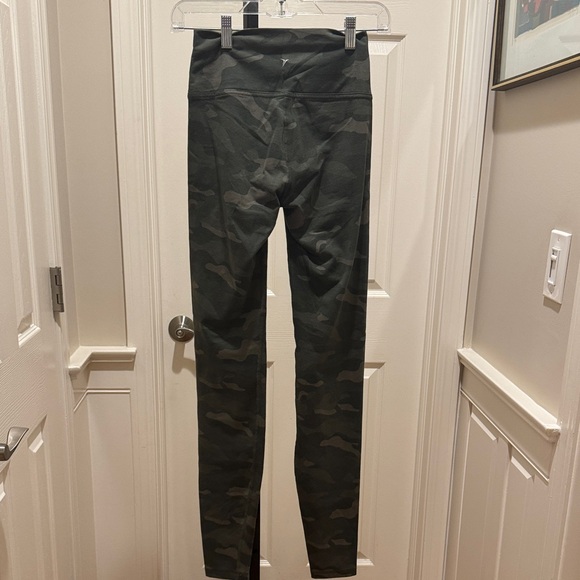Old Navy Camouflage Leggings - Black and Green - Picture 5 of 6
